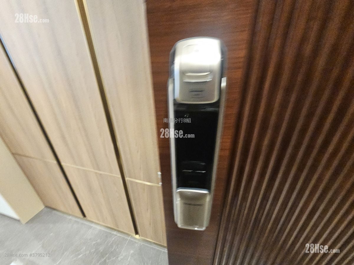 睿峰 租盘 开放式间隔 , 1 浴室 244 平方尺