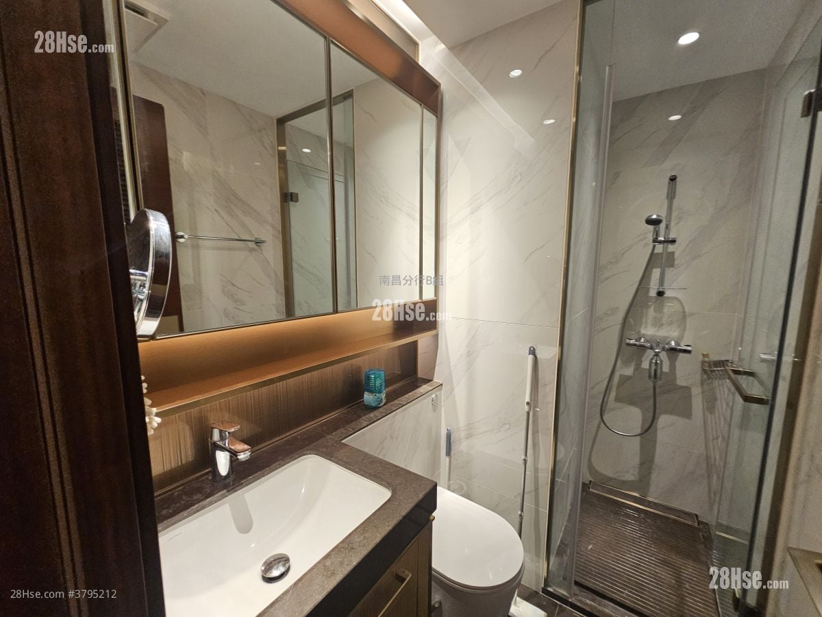 睿峰 租盘 开放式间隔 , 1 浴室 244 平方尺