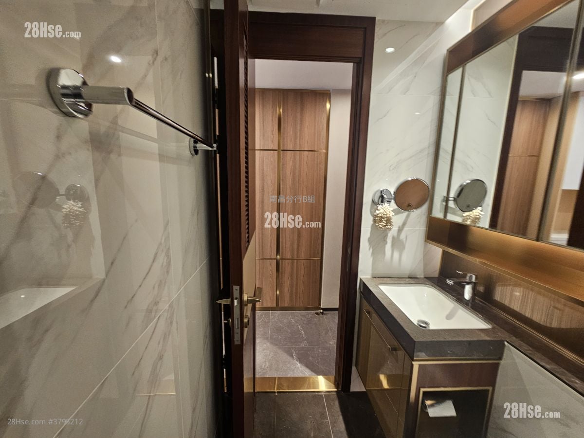 睿峰 租盘 开放式间隔 , 1 浴室 244 平方尺