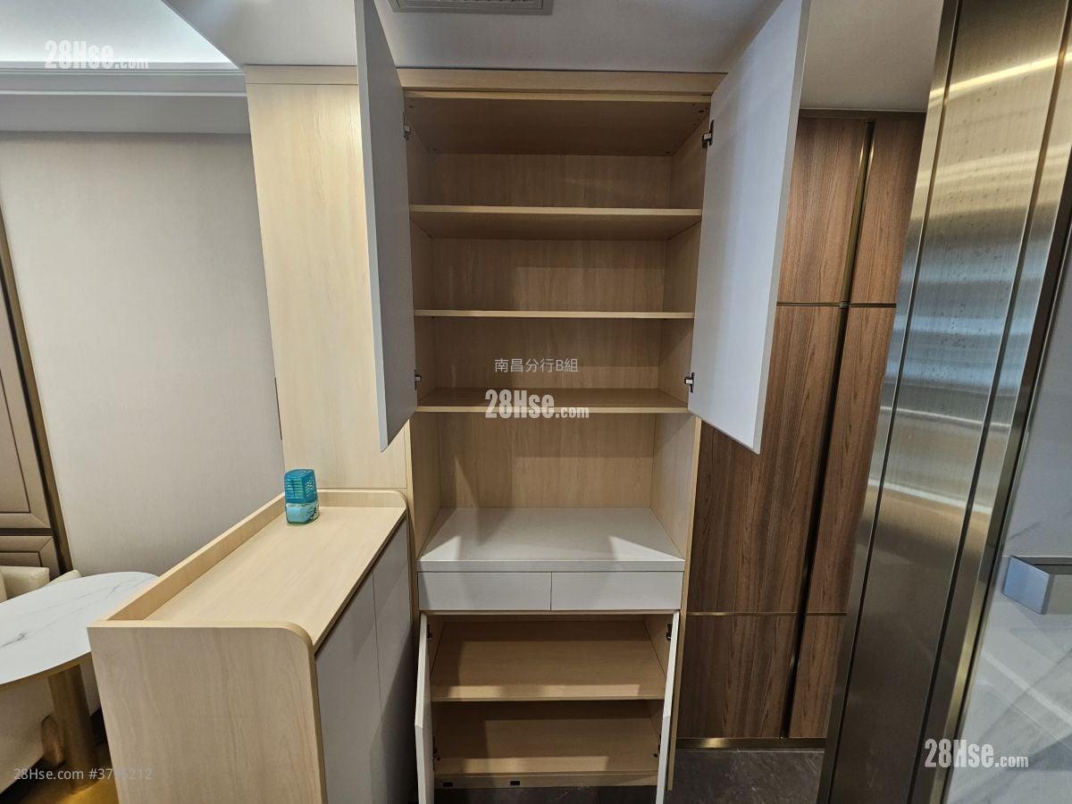 睿峰 租盘 开放式间隔 , 1 浴室 244 平方尺