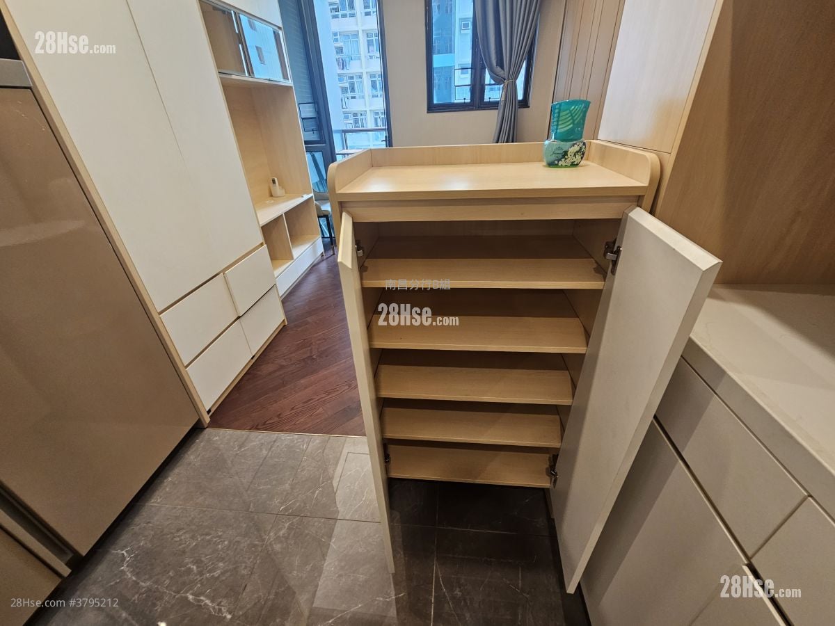 睿峰 租盘 开放式间隔 , 1 浴室 244 平方尺