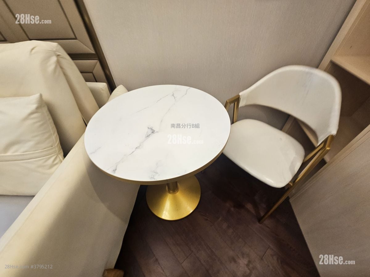 睿峰 租盘 开放式间隔 , 1 浴室 244 平方尺