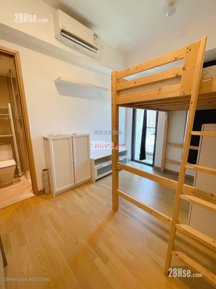 Novi Rental Studio , 1 Bathroom 182 ft²