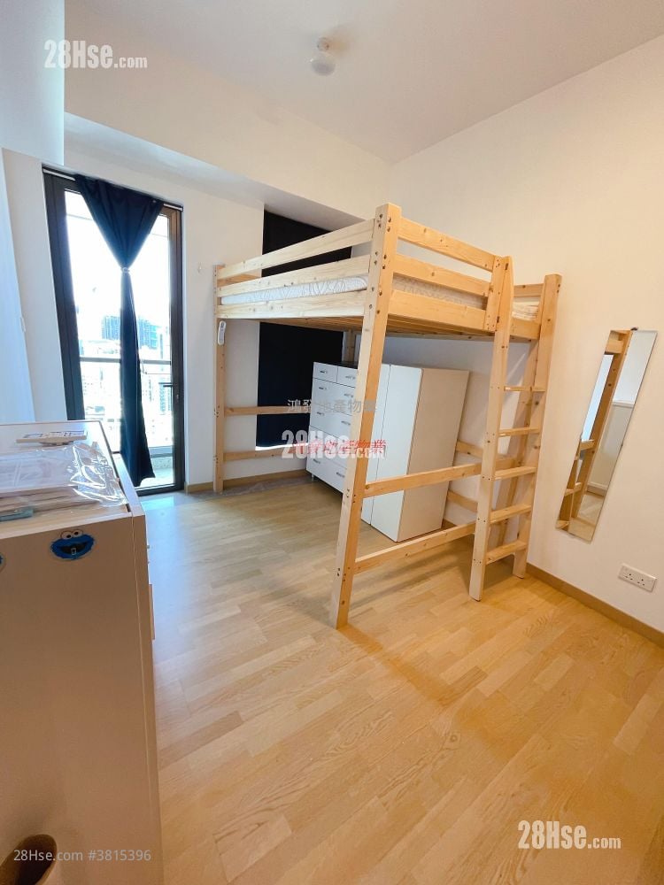 Novi Rental Studio , 1 Bathroom 182 ft²