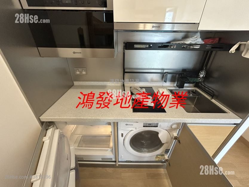 Novi Rental Studio , 1 Bathroom 182 ft²