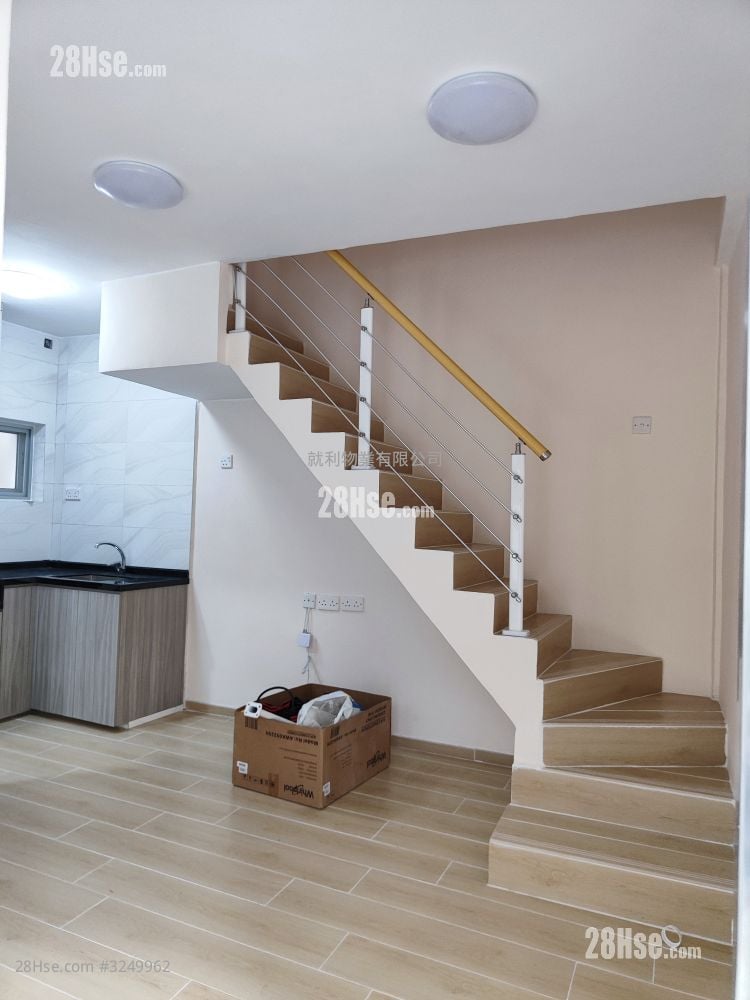 村屋 租盘 2 房 , 1 浴室 360 平方尺