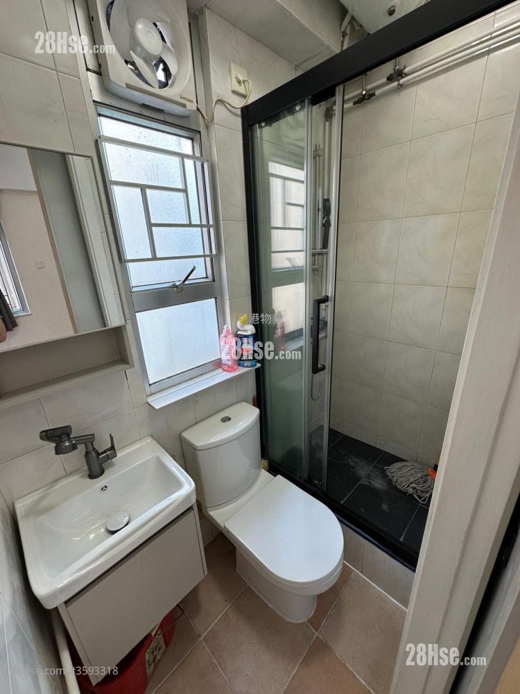 Man Shek Building Rental Studio , 1 Bathroom 246 ft²