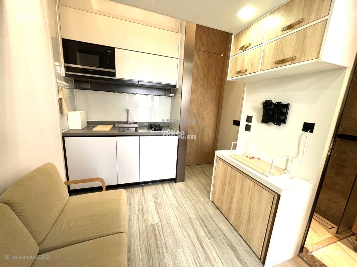 The Vantage Rental Studio , 1 Bathroom 189 ft²