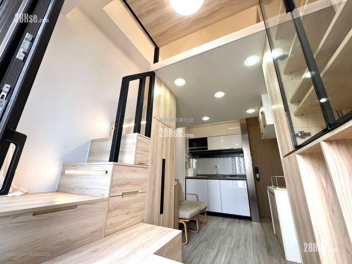 The Vantage Rental Studio , 1 Bathroom 189 ft²