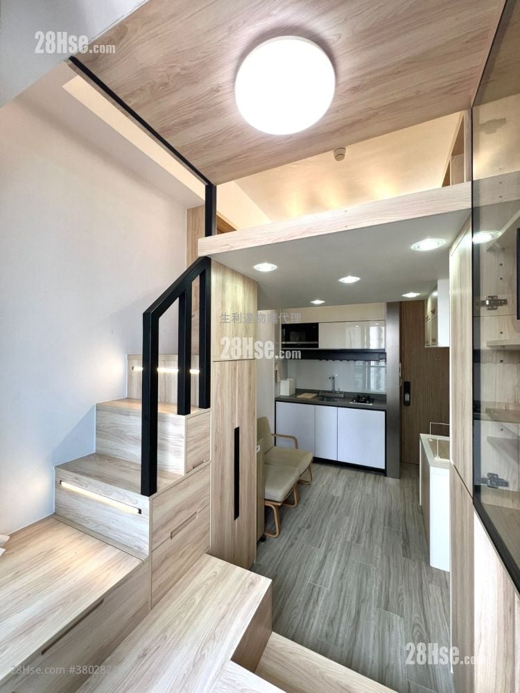 The Vantage Rental Studio , 1 Bathroom 189 ft²