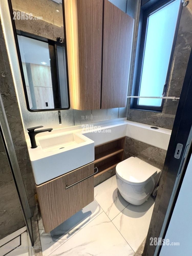 The Vantage Rental Studio , 1 Bathroom 189 ft²