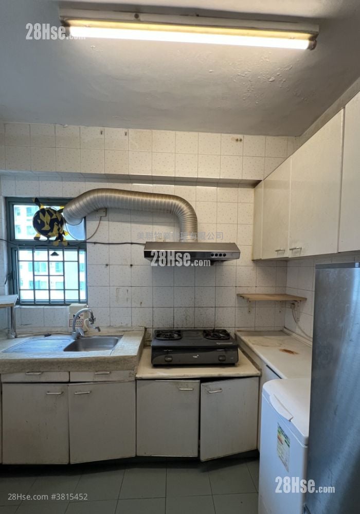 kitchen: Sea Crest Villa Sell 2 Bedrooms , 1 Bathroom 454 ft²