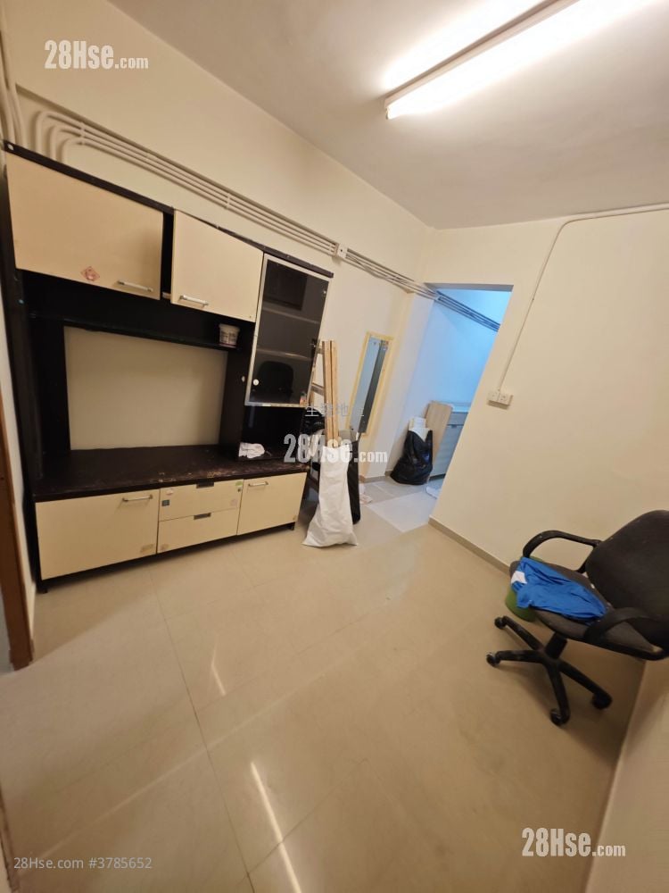 On Fook Building Rental 3 Bedrooms , 1 Bathroom 438 ft²