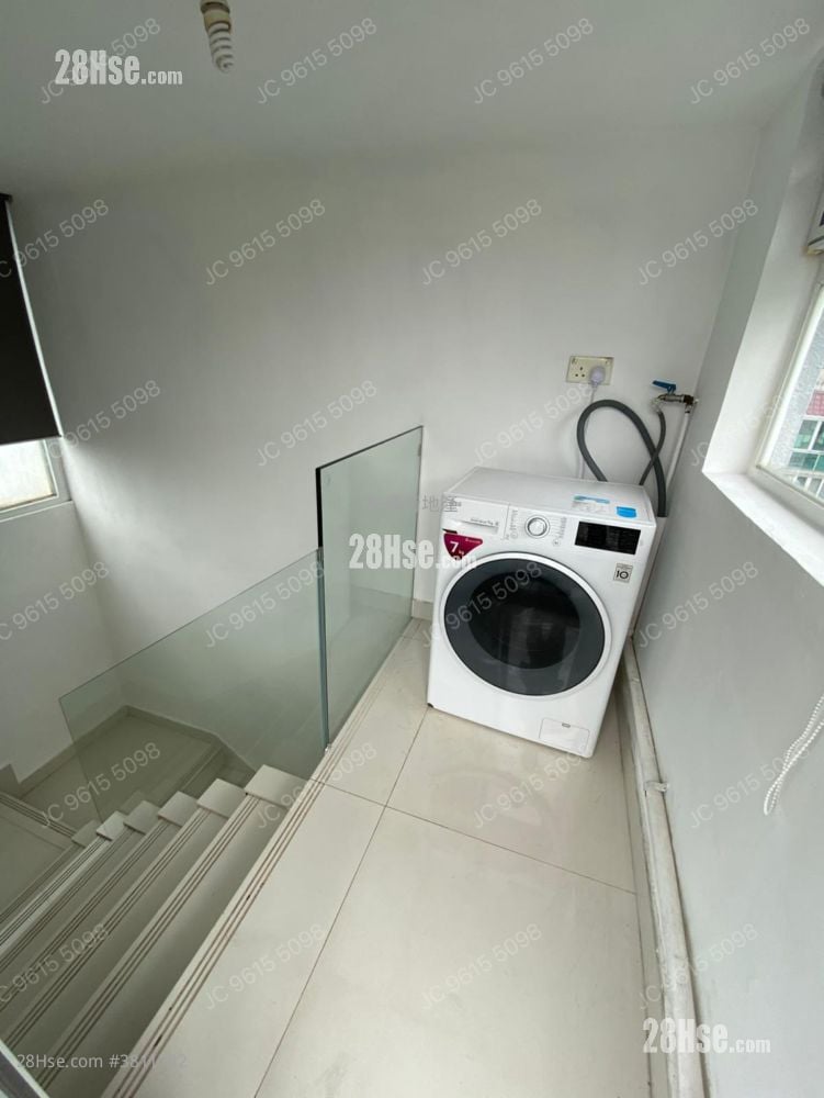 村屋 租盘 3 房 , 2 浴室 700 平方尺