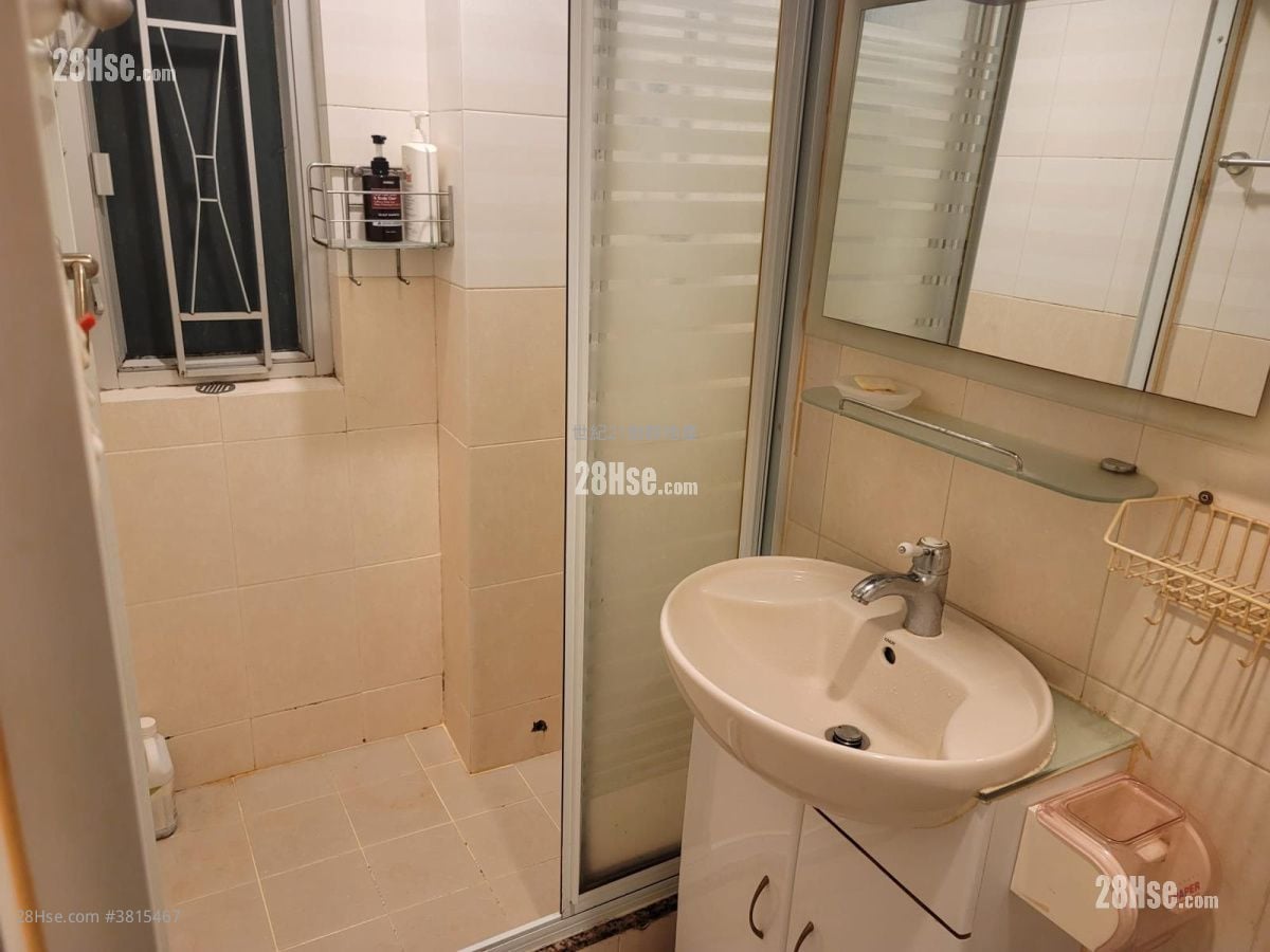 Ho Fuk Court Sell 1 Bedroom , 1 Bathroom 254 ft²