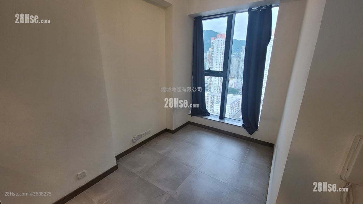 AVA61 租盘 开放式间隔 , 1 浴室 161 平方尺