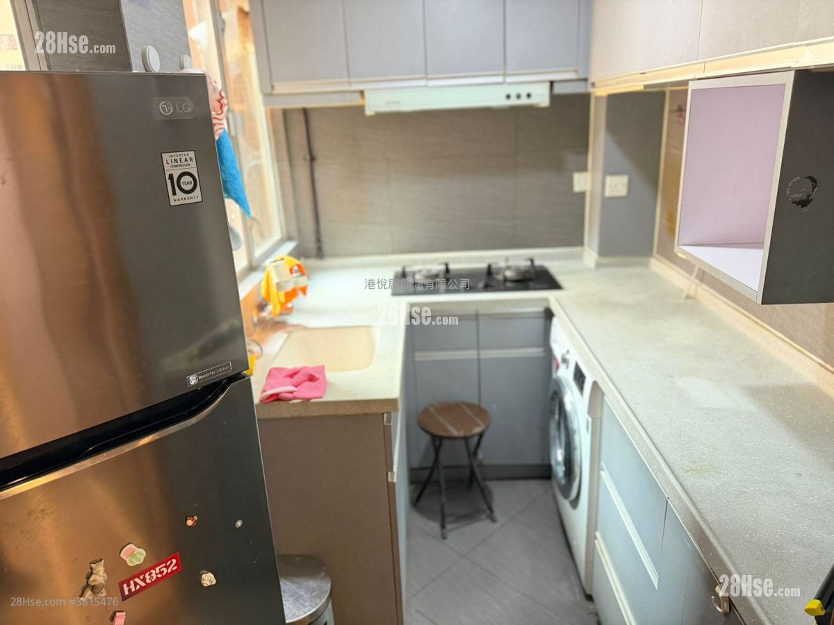 Siu Hong Court Rental 2 Bedrooms 404 ft²