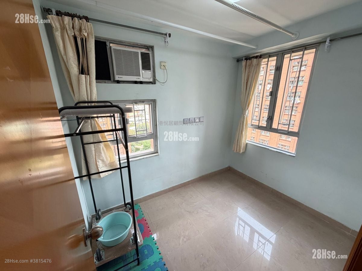 Siu Hong Court Rental 2 Bedrooms 404 ft²