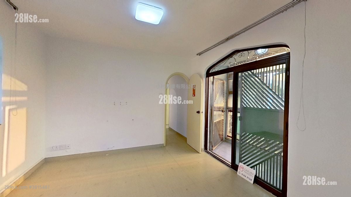 主人房: 振輝花園 售盤 3 房 , 1 浴室 625 平方呎