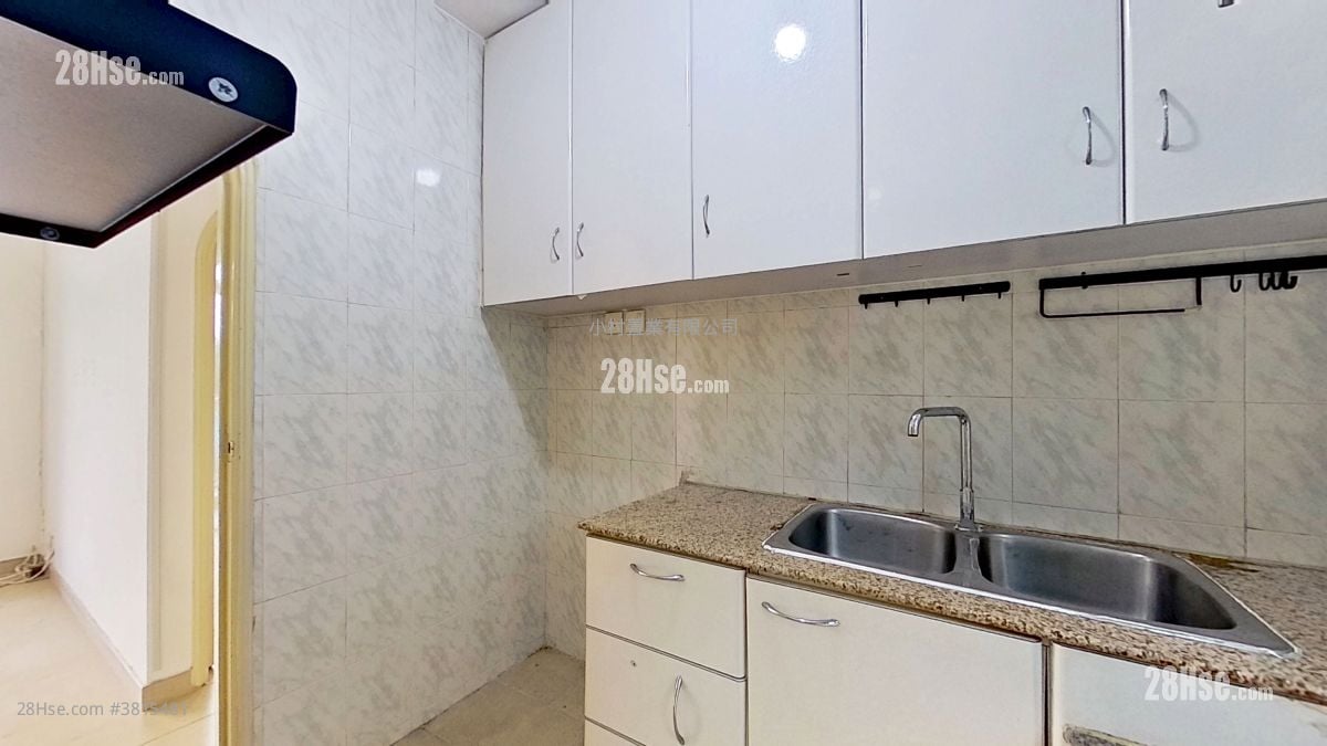 廚房: 振輝花園 售盤 3 房 , 1 浴室 625 平方呎