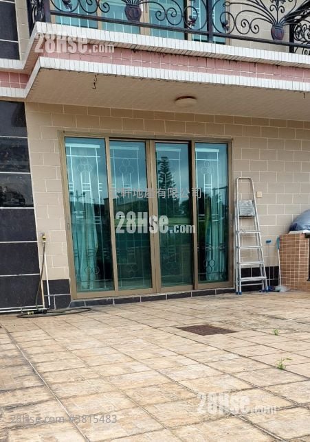 Village Rental 4 Bedrooms , 3 Bathrooms 1,320 ft²