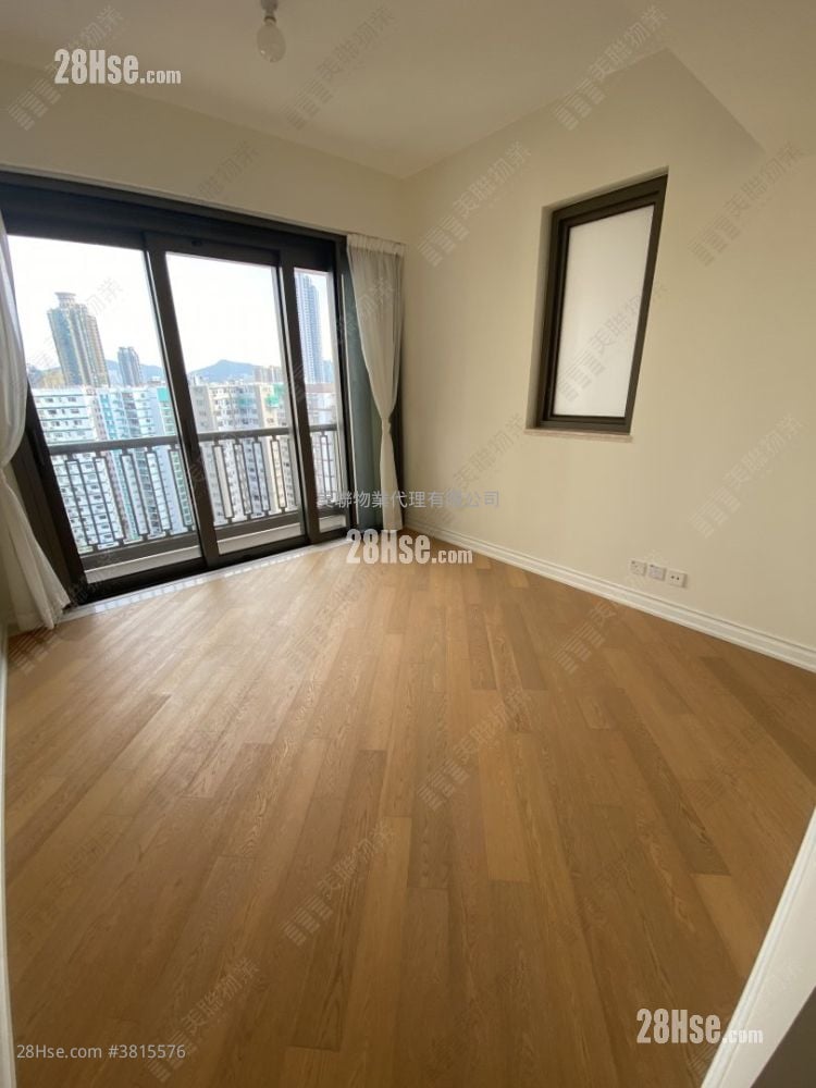 ST.GEORGE‘MANSIONS 租盘 3 房 , 3 浴室 1,842 平方尺