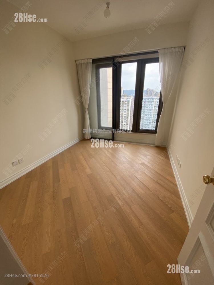 ST.GEORGE‘MANSIONS 租盘 3 房 , 3 浴室 1,842 平方尺