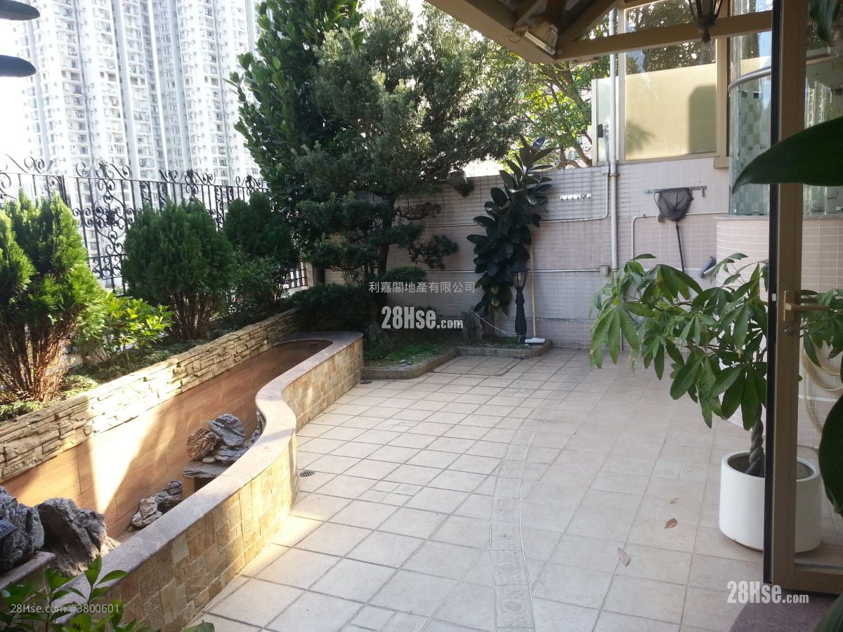 Haywood Villa Rental 2 Bedrooms , 2 Bathrooms 1,580 ft²