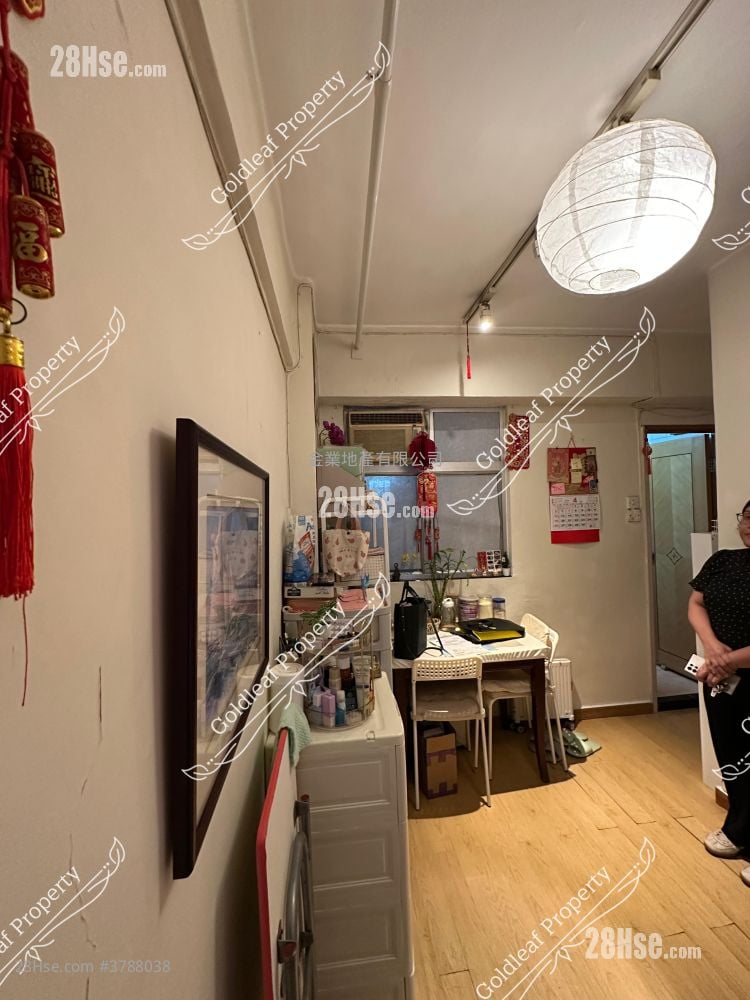 Wah Tak Building Sell Studio , 1 Bathroom 241 ft²