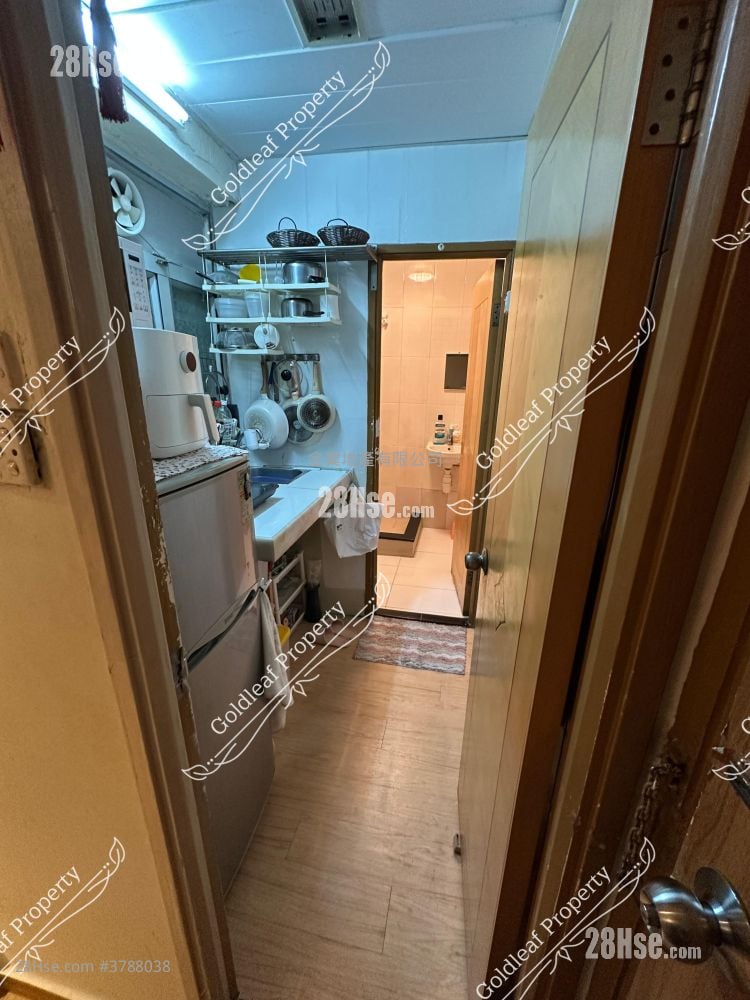 Wah Tak Building Sell Studio , 1 Bathroom 241 ft²