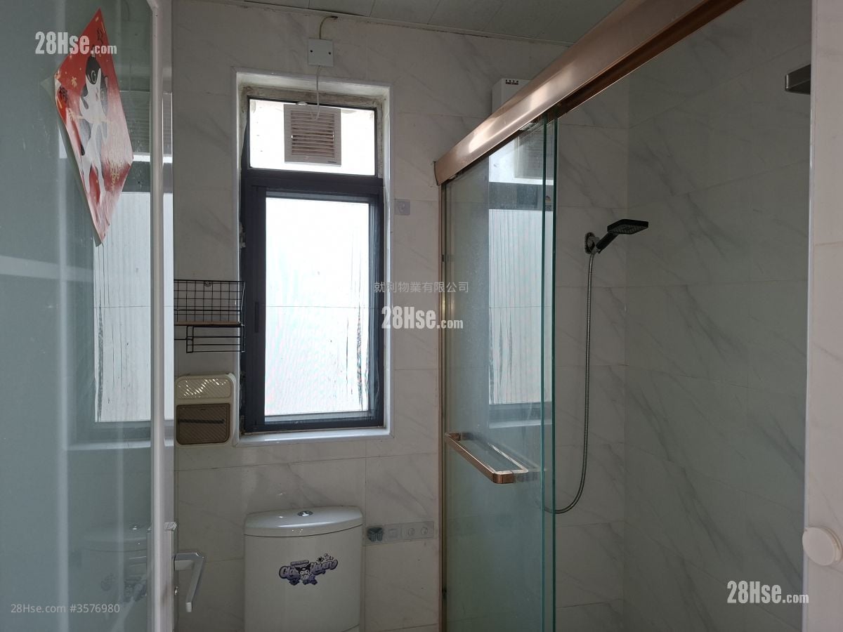 村屋 租盤 3 房 , 1 浴室 630 平方呎