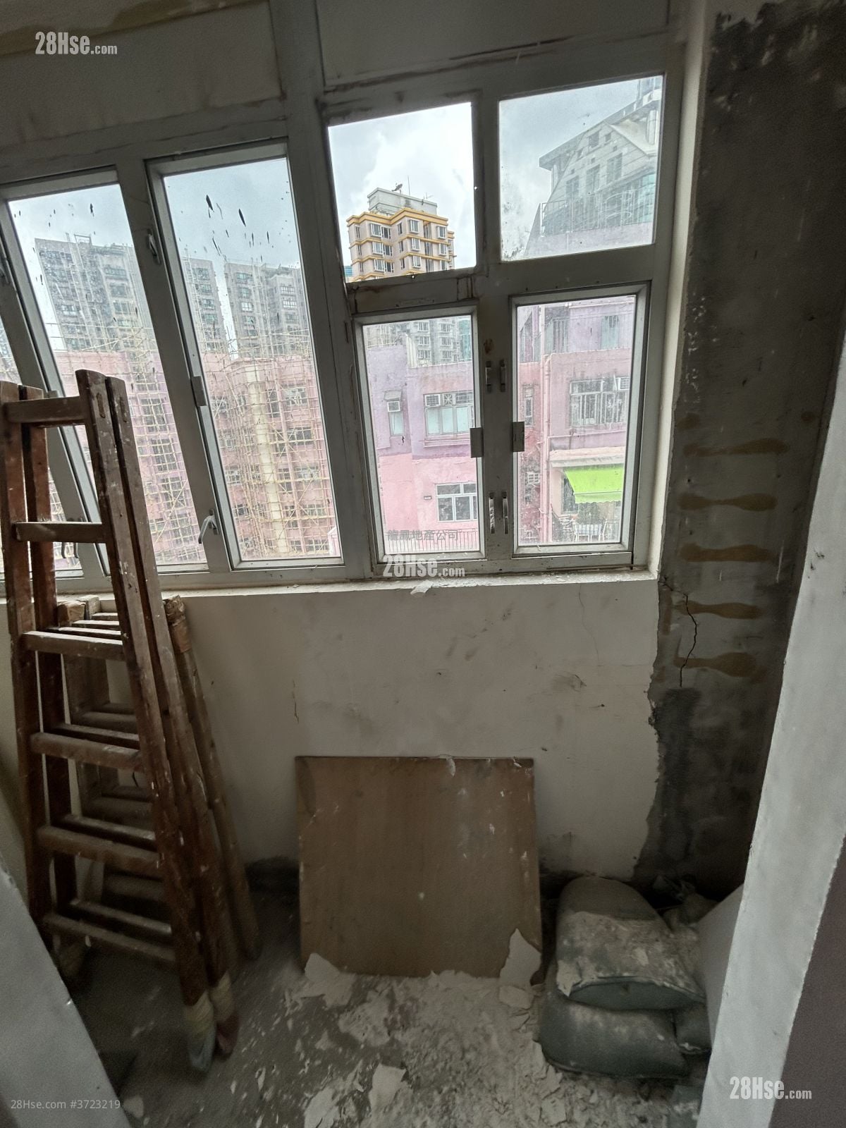 長發大廈 售盤 1 房 , 1 浴室 187 平方呎