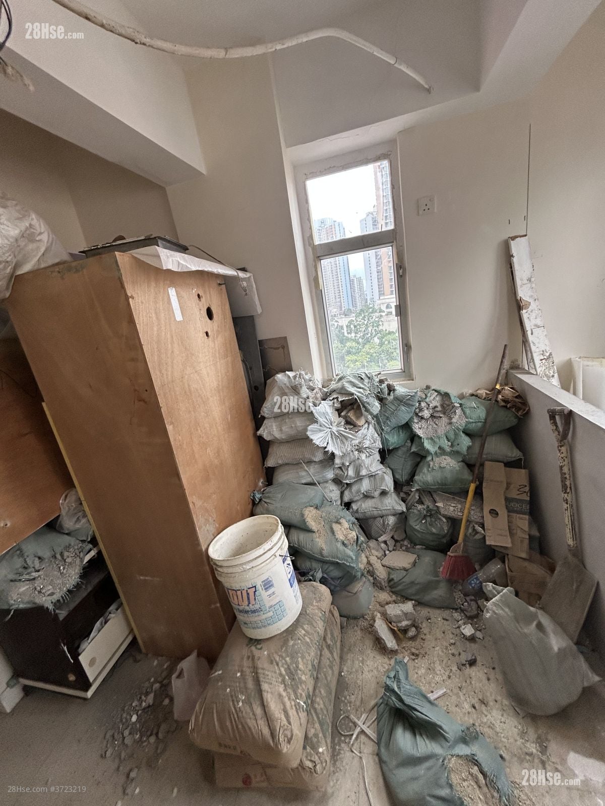 長發大廈 售盤 1 房 , 1 浴室 187 平方呎