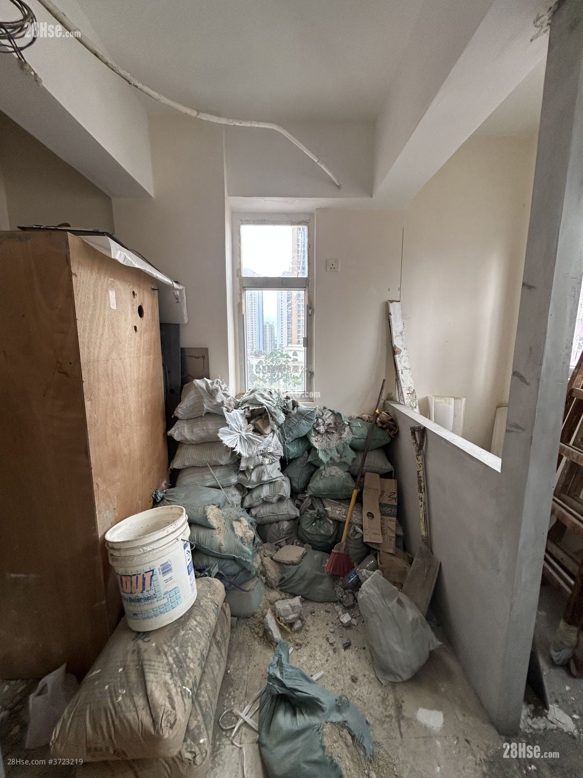 長發大廈 售盤 1 房 , 1 浴室 187 平方呎