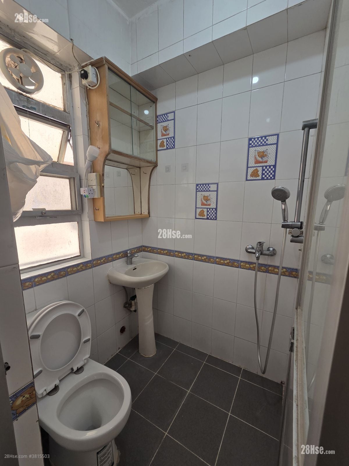 Lee Tak Cheong Mansion Sell 2 Bedrooms , 1 Bathroom 329 ft²