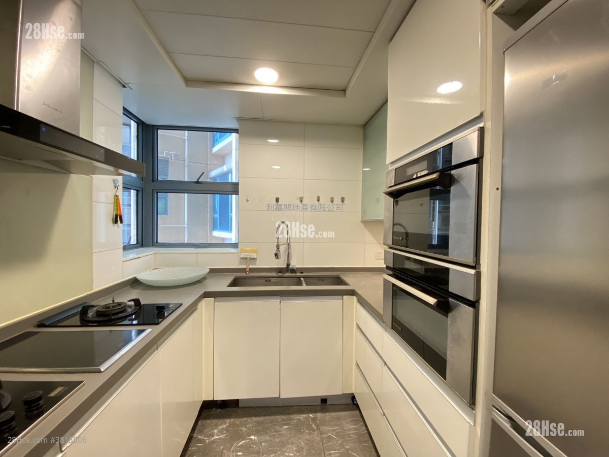 The Palazzo Rental 3 Bedrooms , 2 Bathrooms 1,012 ft²