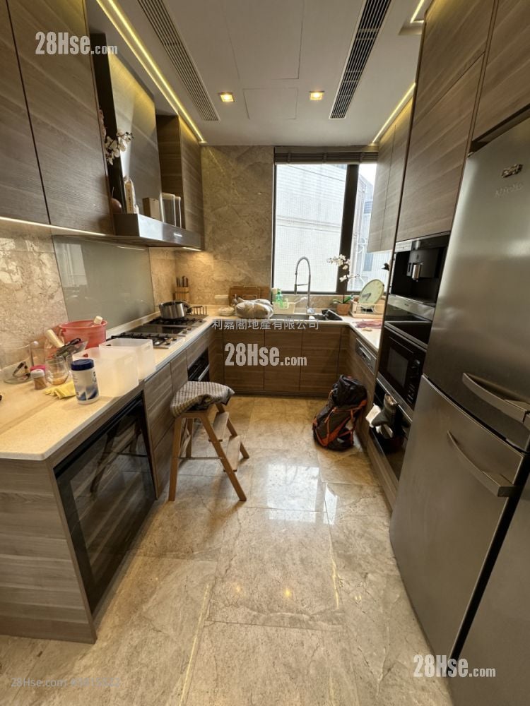 Dragons Range Sell 4 Bedrooms , 3 Bathrooms 1,840 ft²