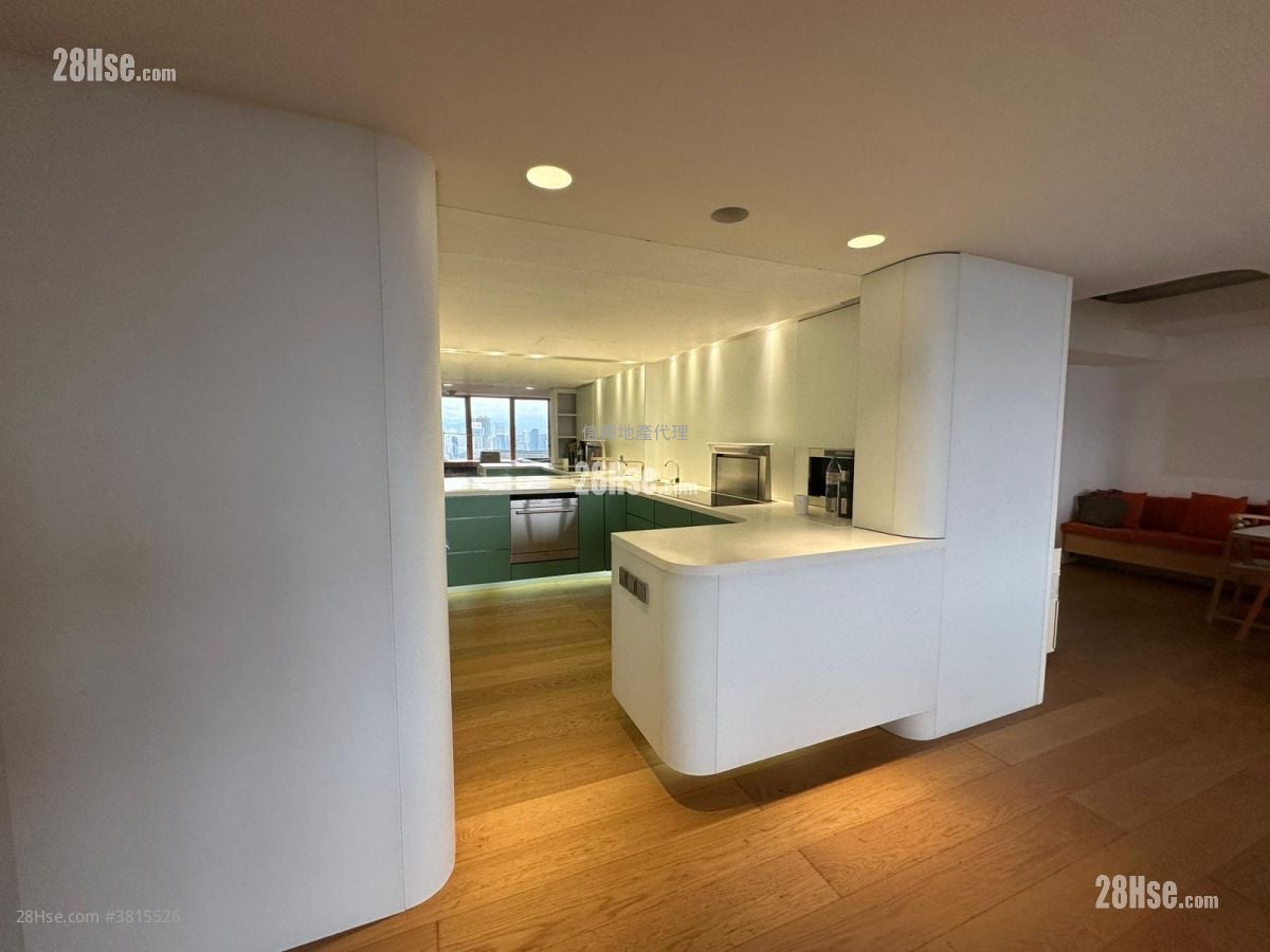 Convention Plaza Sell 3 Bedrooms 1,400 ft²