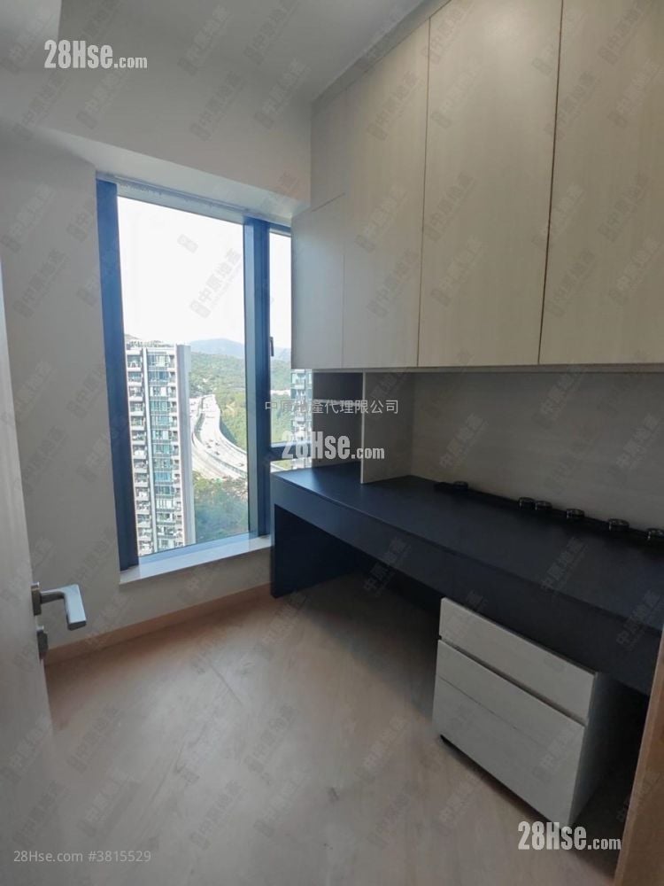 The Regent Sell 3 Bedrooms , 2 Bathrooms 749 ft²