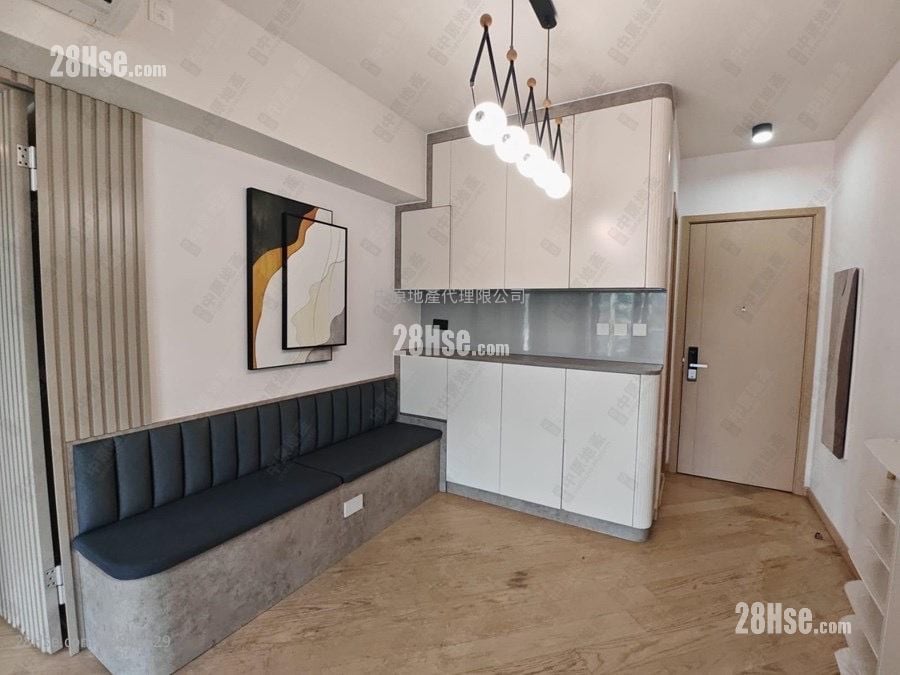 The Regent Sell 3 Bedrooms , 2 Bathrooms 749 ft²