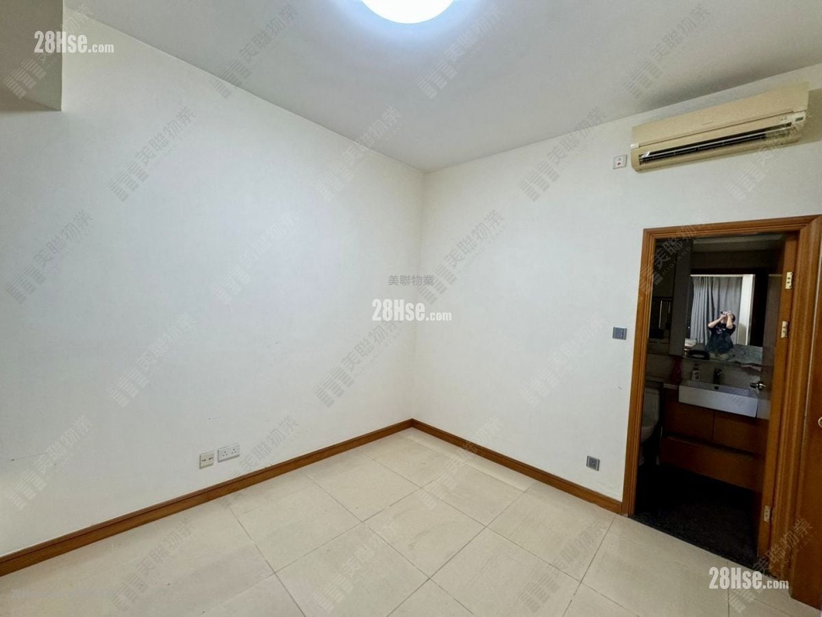 Vision City Sell 4 Bedrooms , 2 Bathrooms 741 ft²