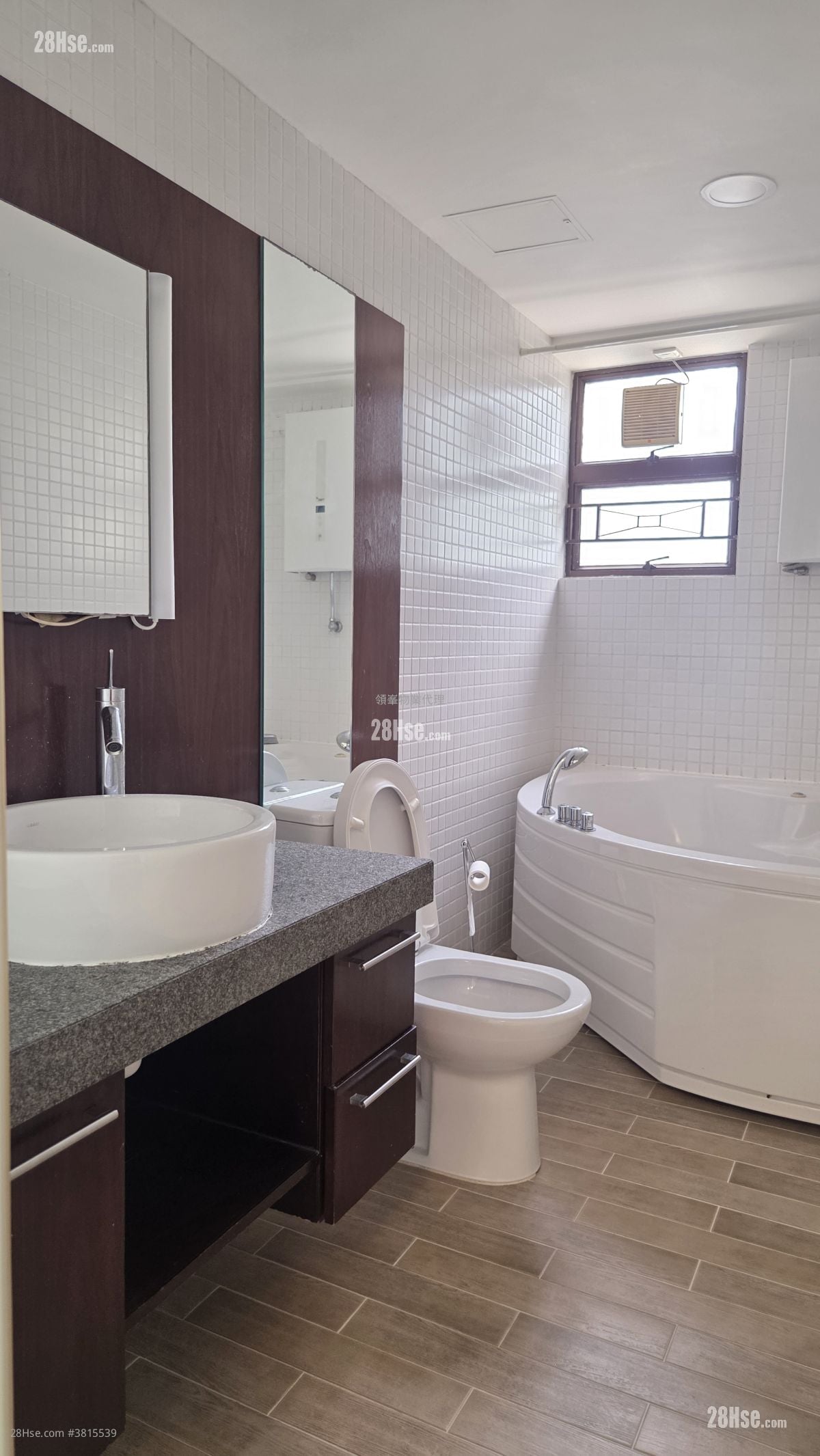 South Bay Garden Sell 2 Bedrooms , 2 Bathrooms 850 ft²