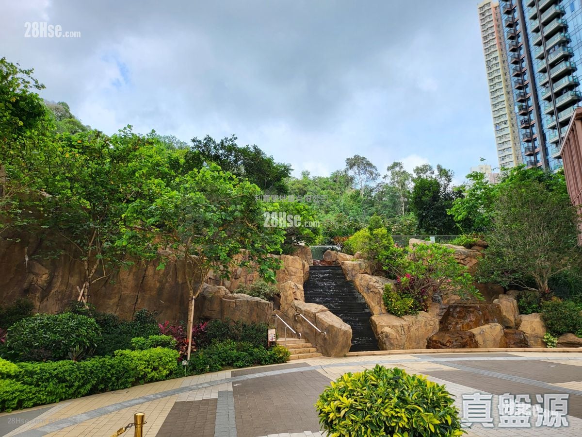 Mantin Heights Rental 3 Bedrooms , 2 Bathrooms 937 ft²