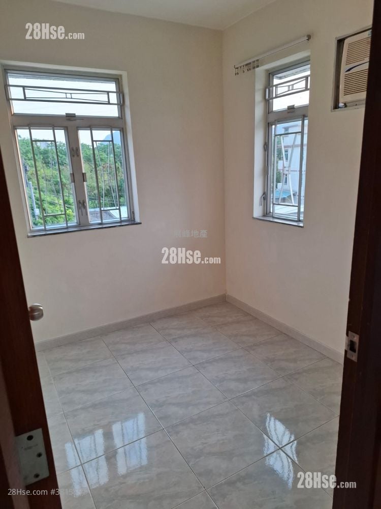Village Rental 3 Bedrooms , 1 Bathroom 700 ft²