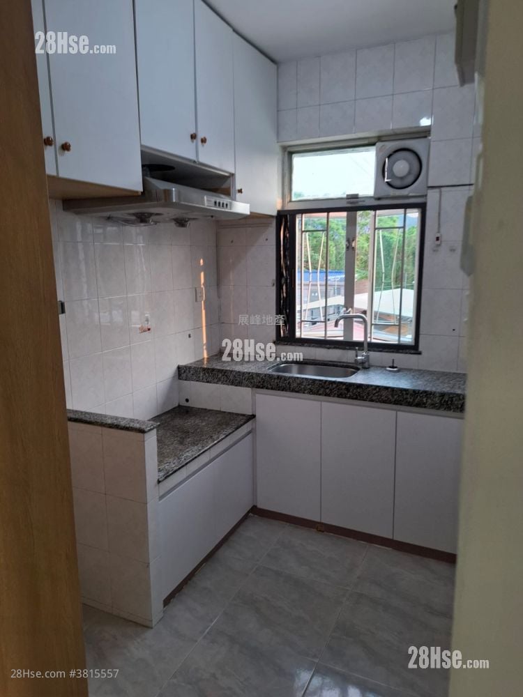 Village Rental 3 Bedrooms , 1 Bathroom 700 ft²