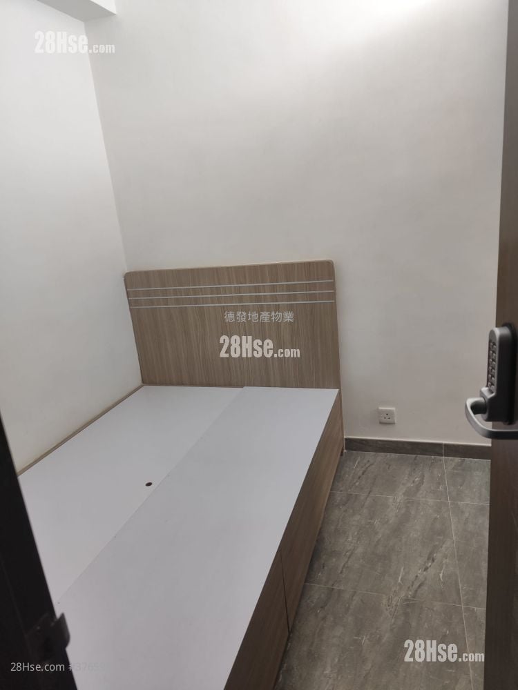 單幢樓房 租盤 開放式間隔 , 1 浴室 90 平方呎