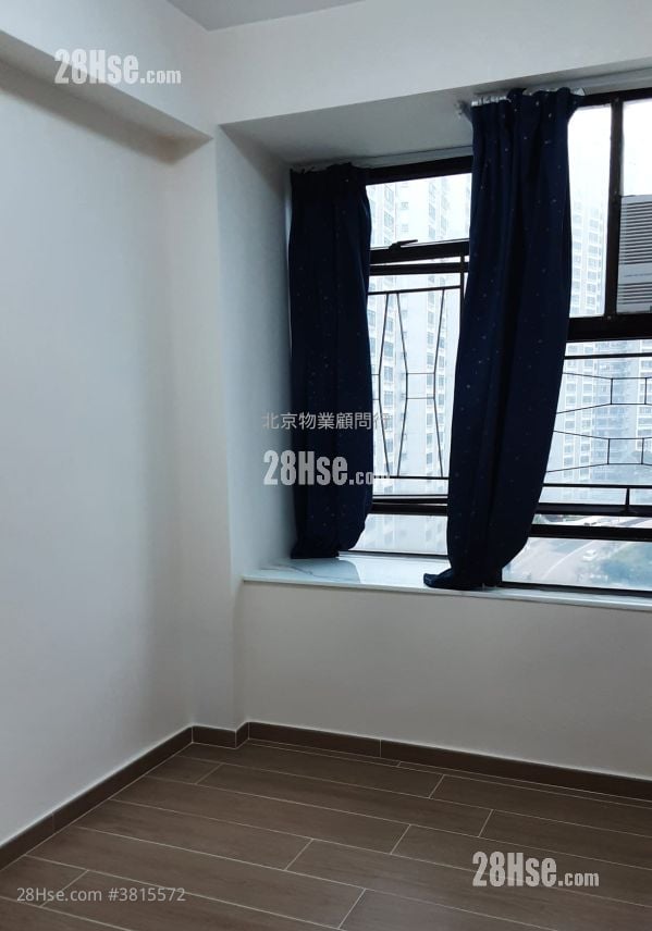 Kornhill Rental 2 Bedrooms , 1 Bathroom 461 ft²