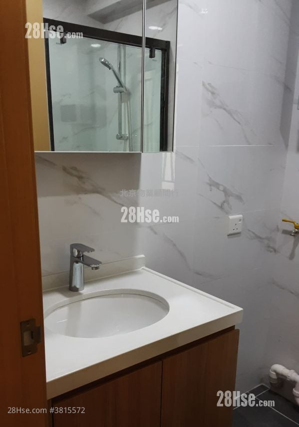 Kornhill Rental 2 Bedrooms , 1 Bathroom 461 ft²