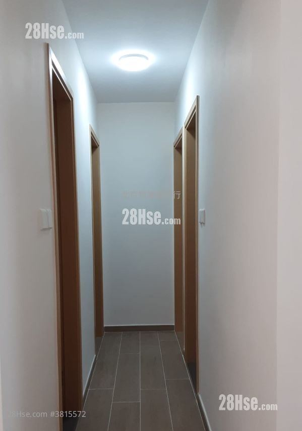 Kornhill Rental 2 Bedrooms , 1 Bathroom 461 ft²