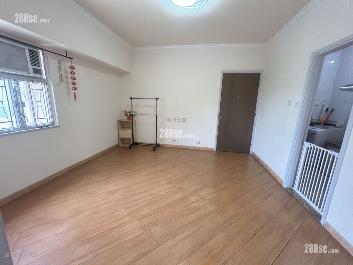 Shun King Building Rental 2 Bedrooms , 1 Bathroom 431 ft²